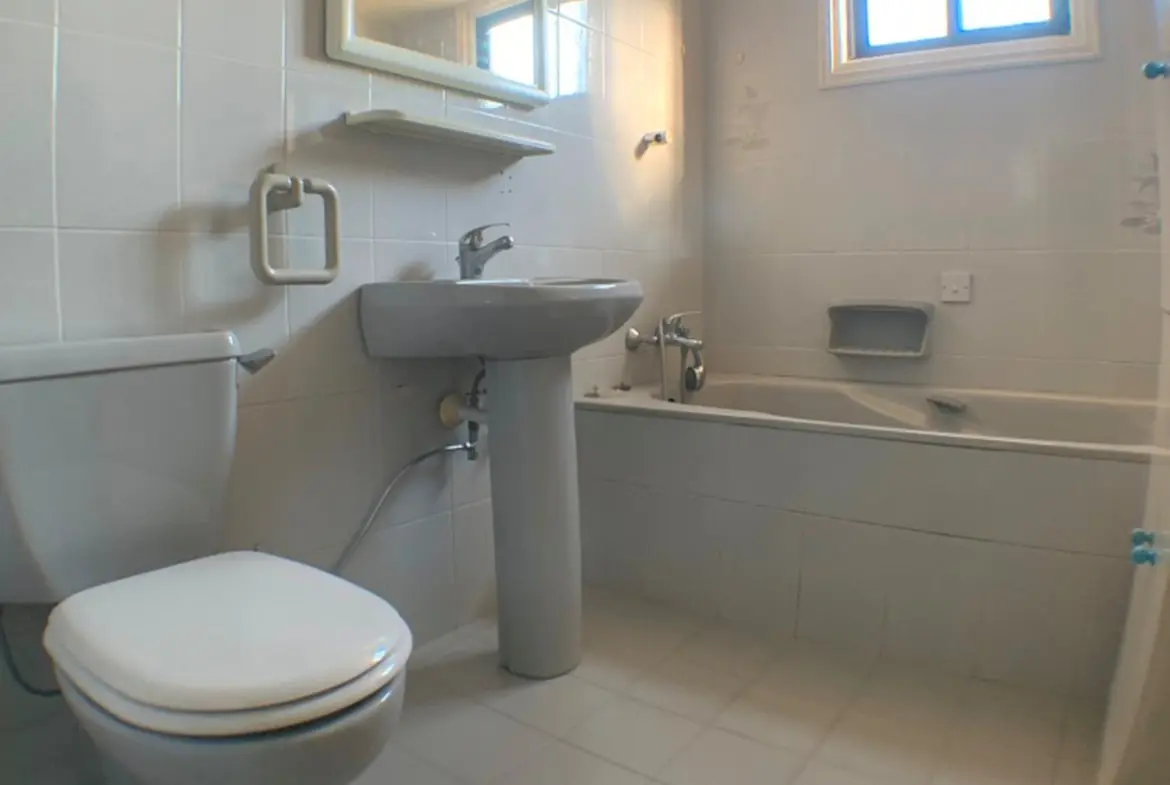 Commerial building for sale in Larnaca centre (9) Commerial building for sale in Larnaca centre