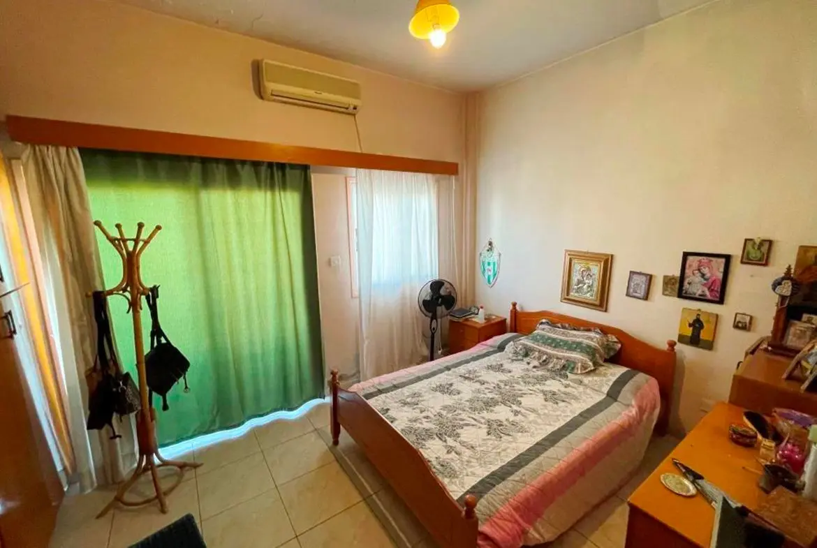 Corner building for sale in the heart of Larnaca (10) Corner building for sale in the heart of Larnaca