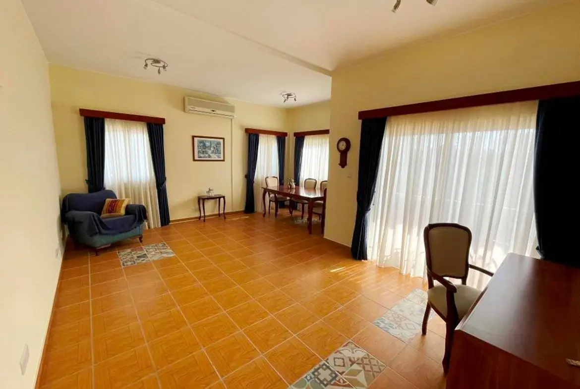 Corner building for sale in the heart of Larnaca (14) Corner building for sale in the heart of Larnaca