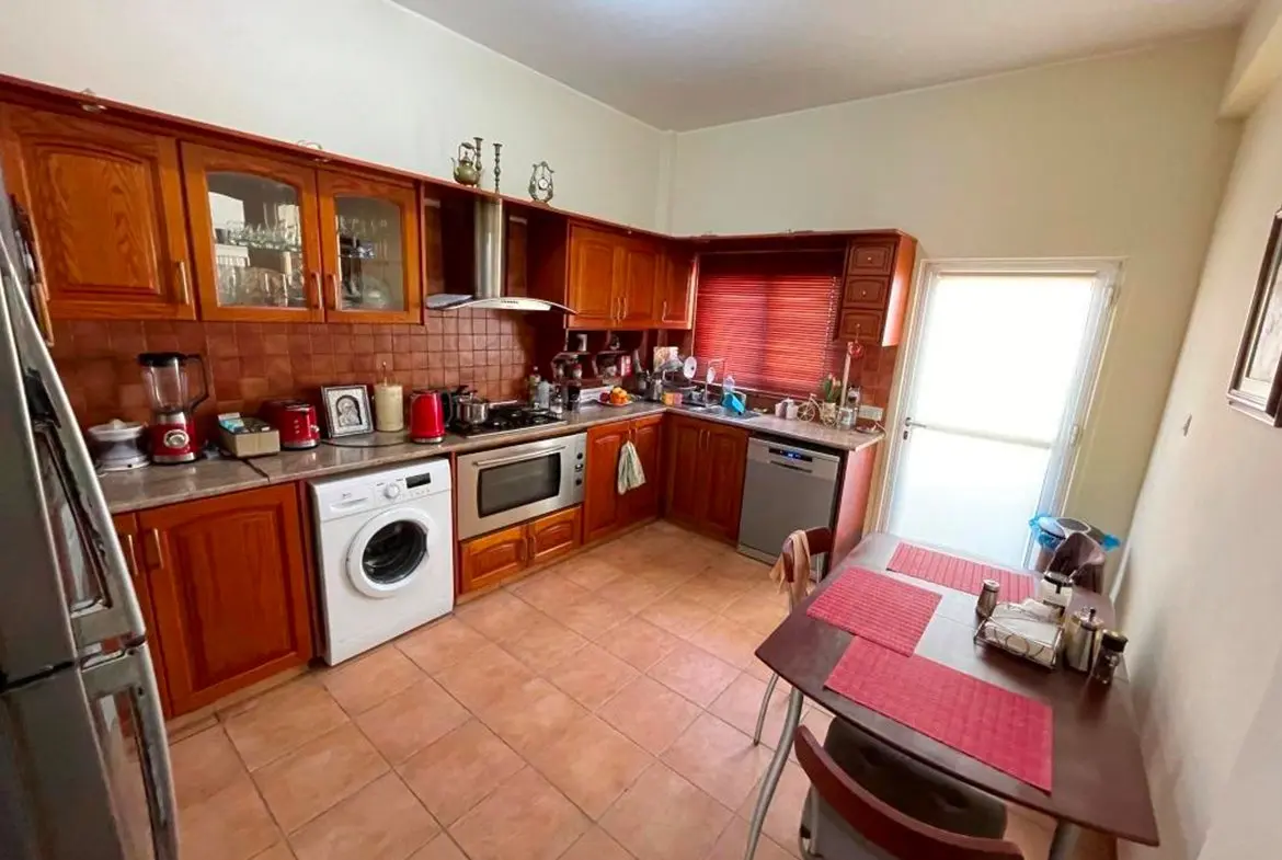 Corner building for sale in the heart of Larnaca (19) Corner building for sale in the heart of Larnaca