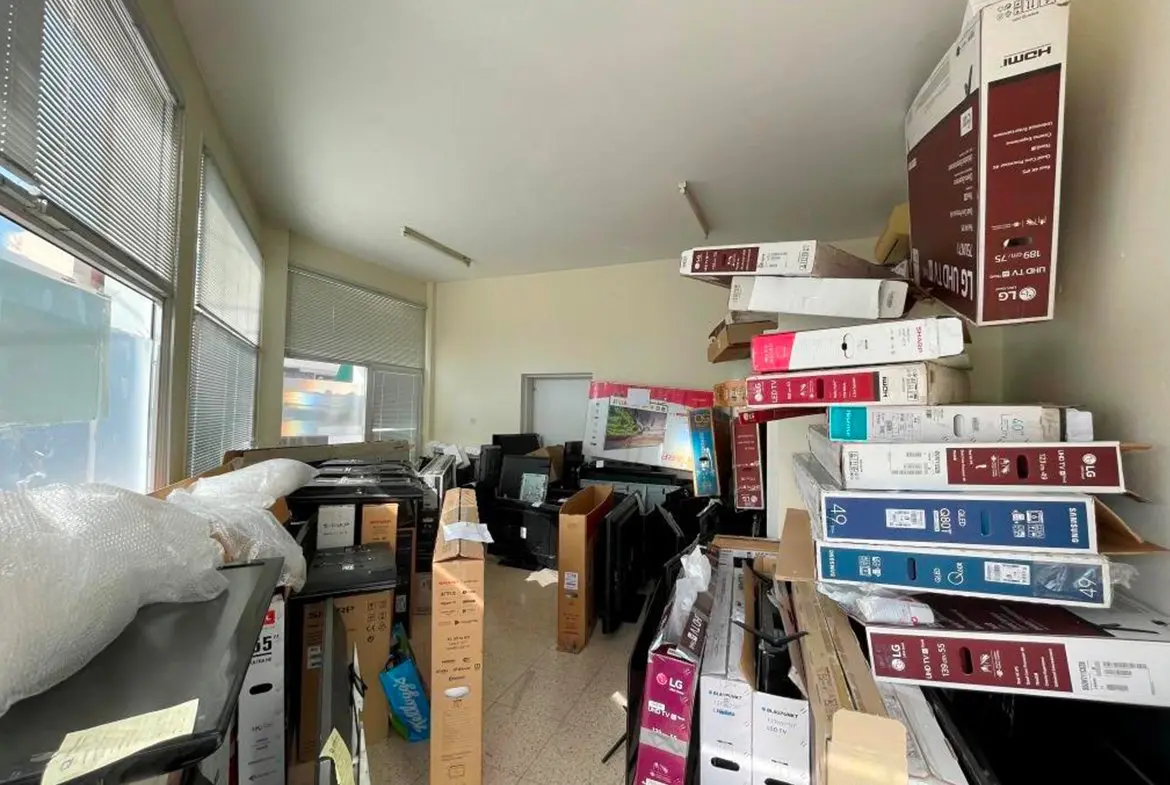 Corner building for sale in the heart of Larnaca (25) Corner building for sale in the heart of Larnaca