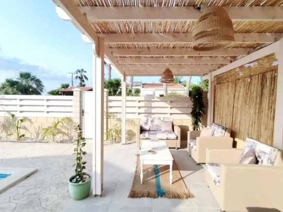 beachfront house for sale Meneou