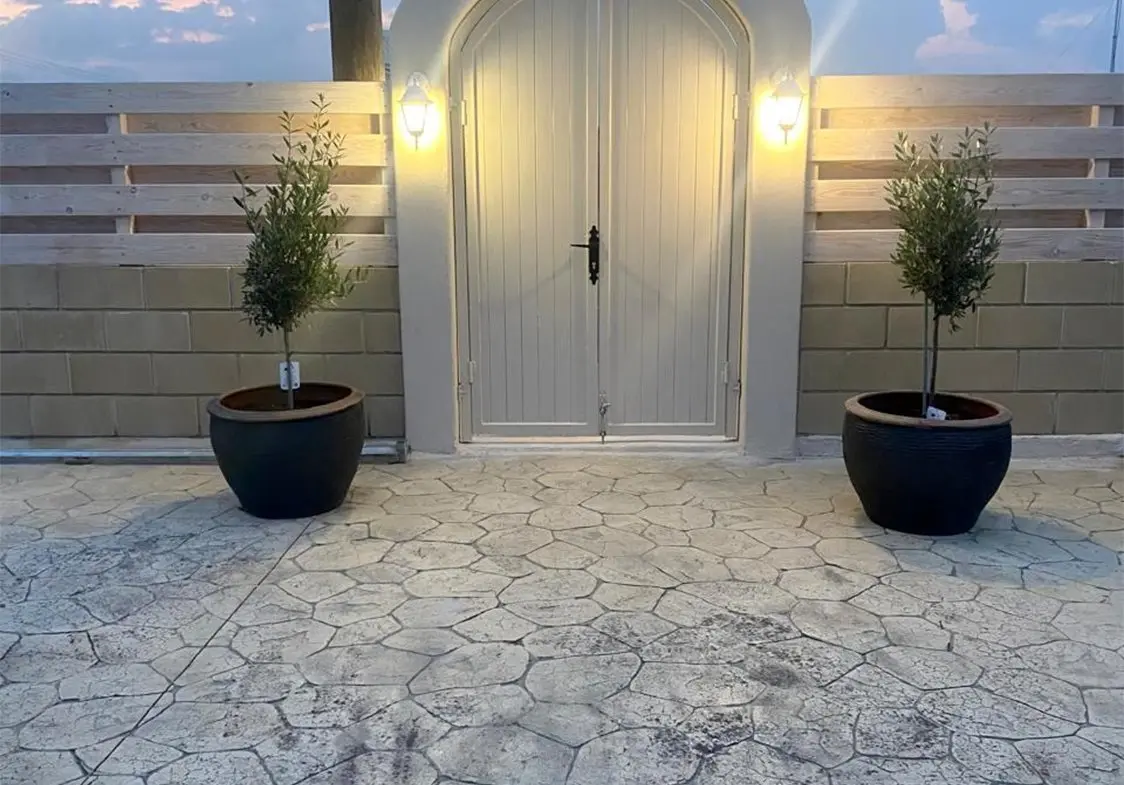 Elegant three bedroom bungalow (17) beachfront house for sale Meneou