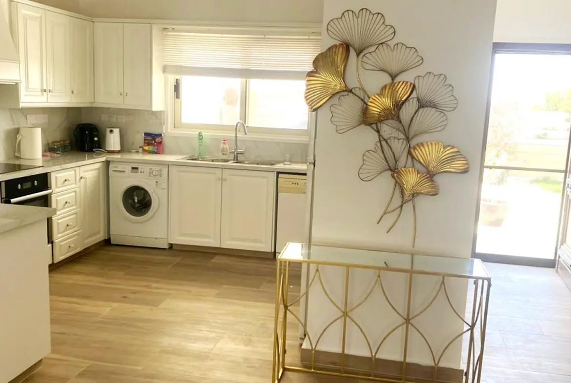 Elegant three bedroom bungalow (6) Elegant three bedroom bungalow beachfront for sale