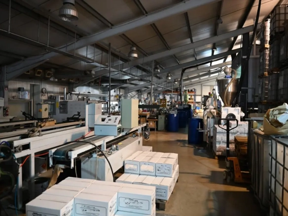 Factory for sale in Pera Chorio Nisou