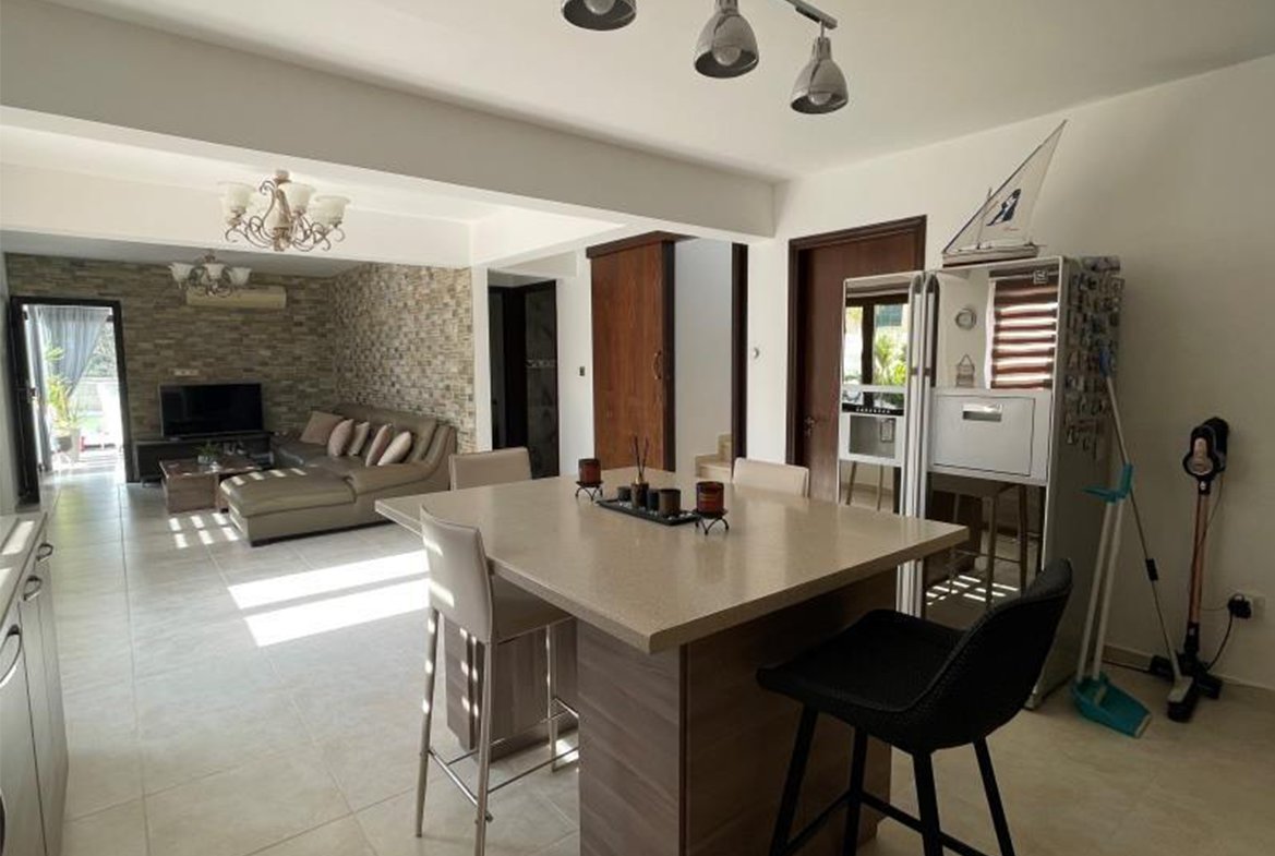 Five bedroom house for sale in Psevdas (9) Five bedroom house for sale in Psevdas