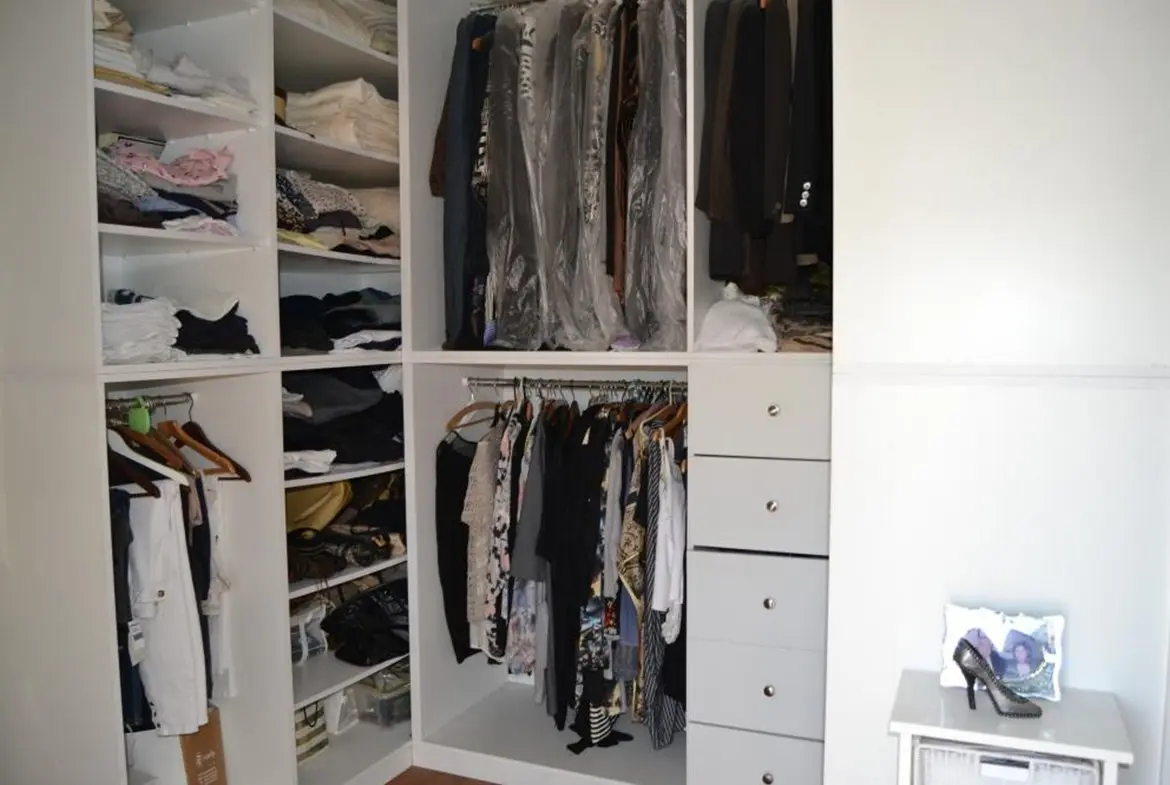 Five bedroom luxury beach front house for sale in Pervolia (23)