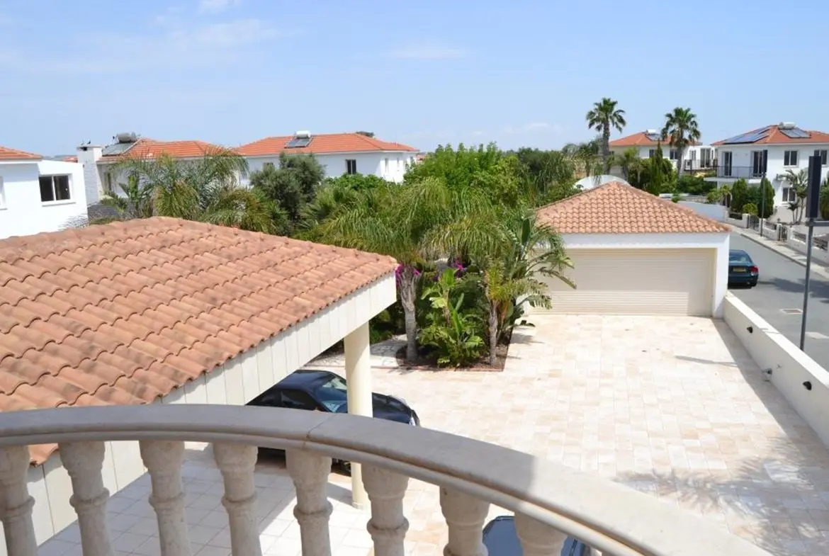 Five bedroom luxury beach front house for sale in Pervolia (24) Five bedroom luxury beach front house for sale in Pervolia