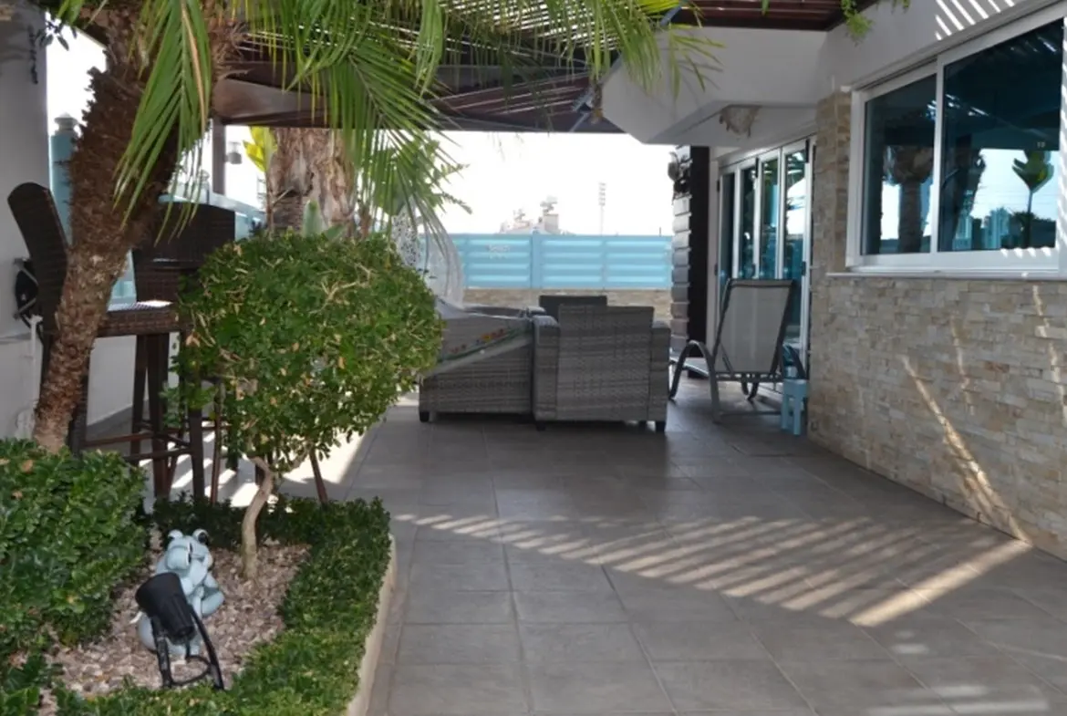 Five bedroom villa for sale off Dhekelia Road (18) Five bedroom villa for sale off Dhekelia Road