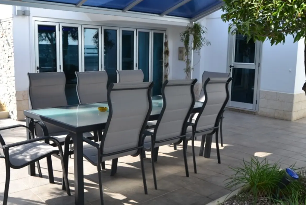 Five bedroom villa for sale off Dhekelia Road (21)