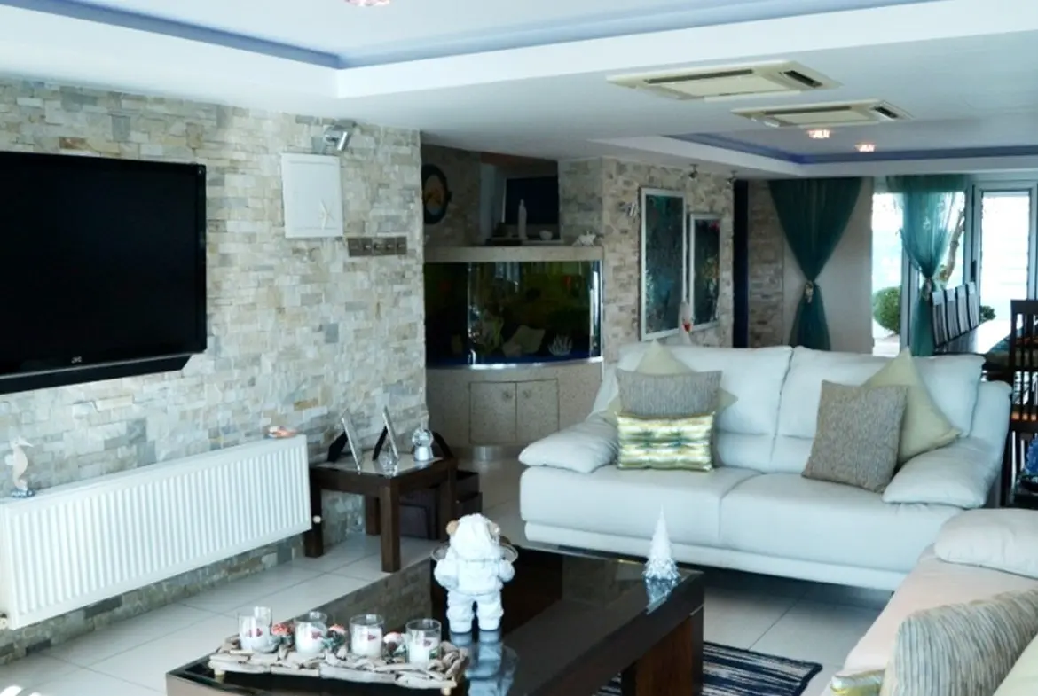 Five bedroom villa for sale off Dhekelia Road (30)