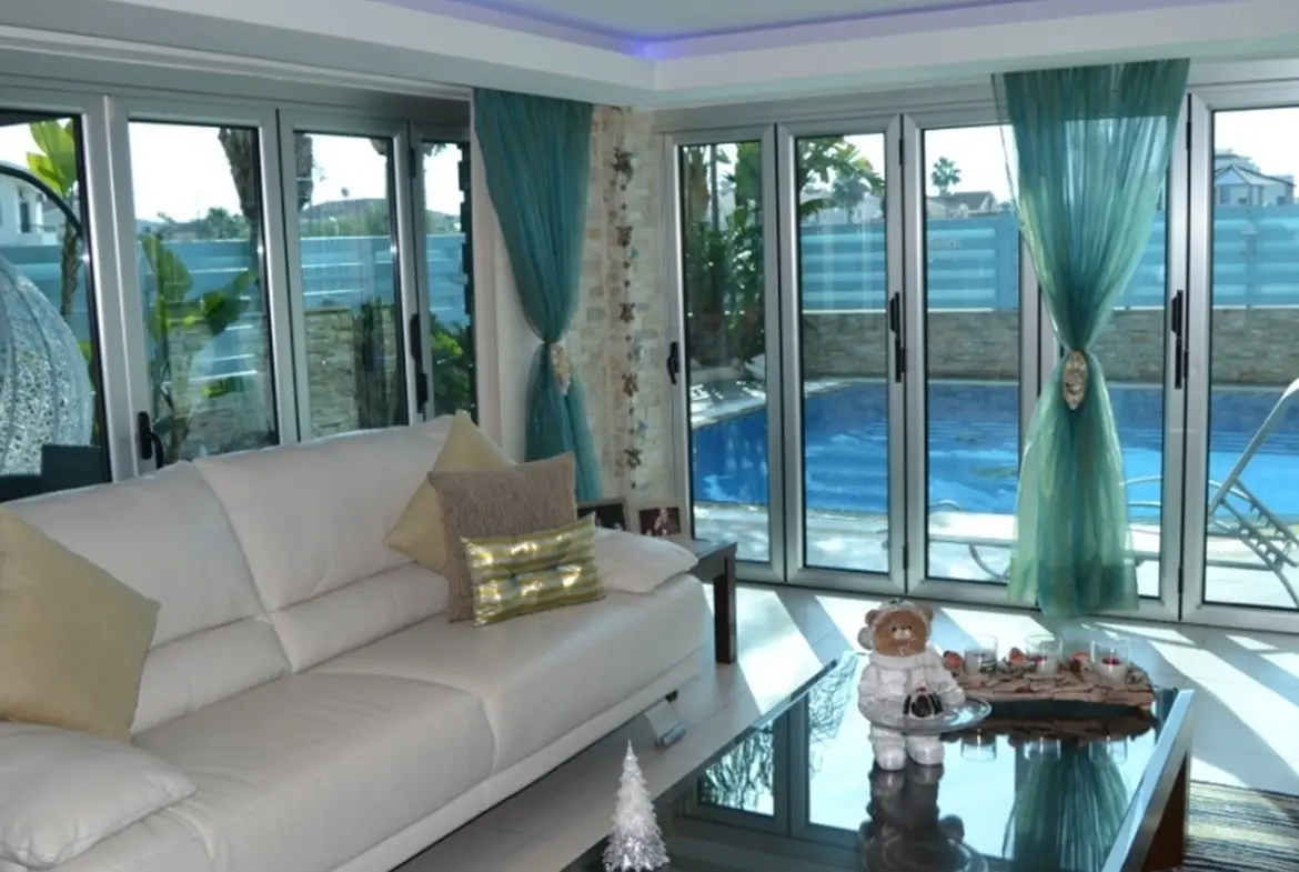 Five bedroom villa for sale off Dhekelia Road (34)