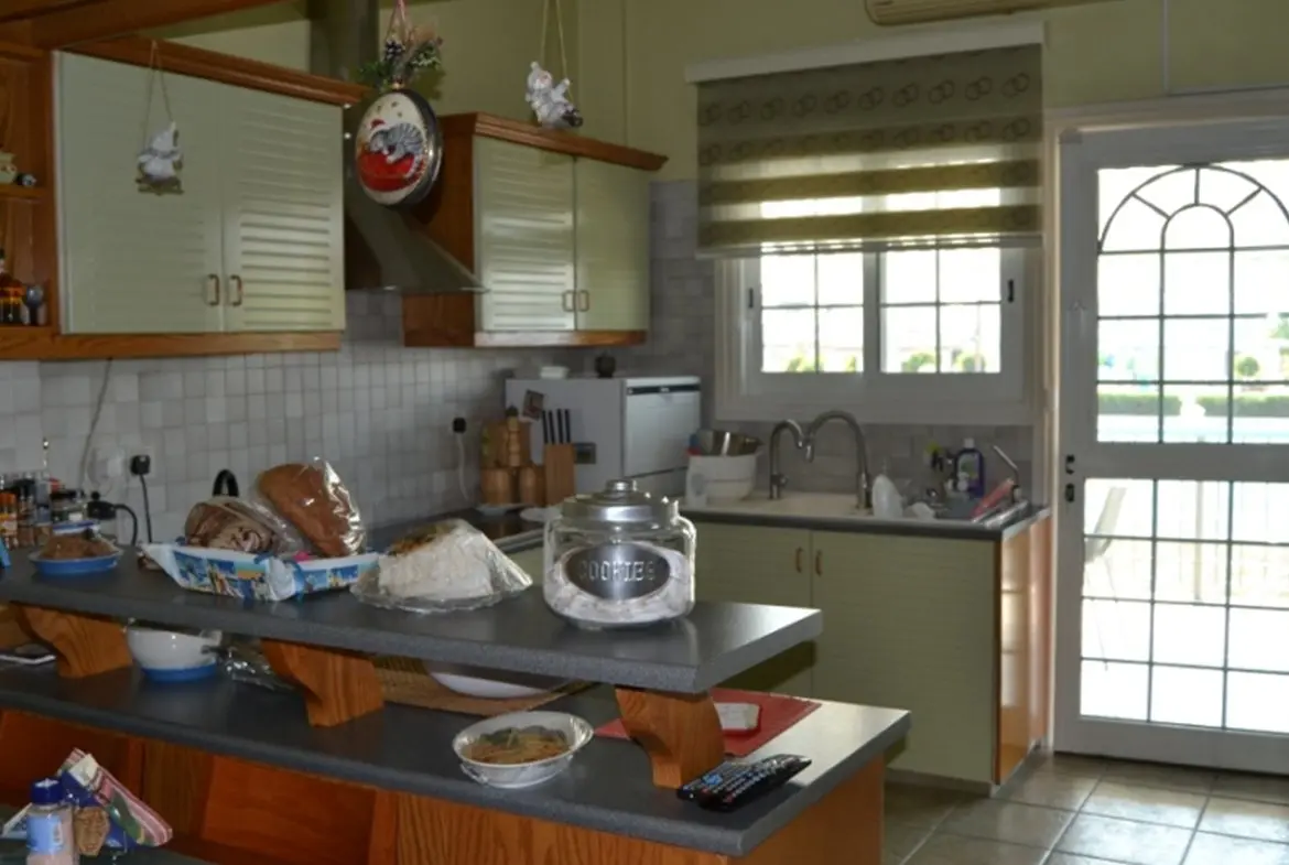 Five bedroom villa for sale off Dhekelia Road (7) Five bedroom villa for sale off Dhekelia Road