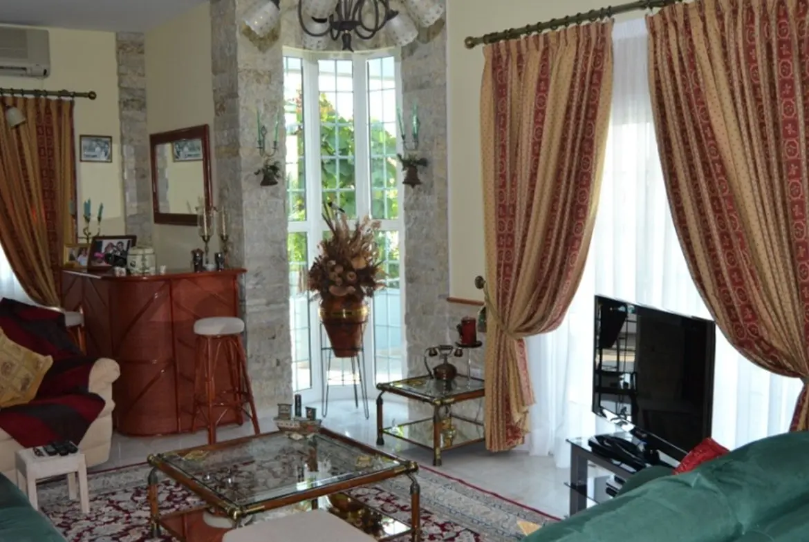 Five bedroom villa for sale off Dhekelia Road (8)