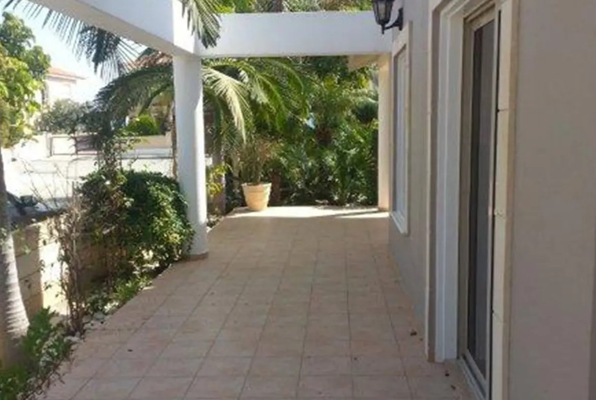 House for sale near the beach in Meneou (1) House for sale near the beach in Meneou