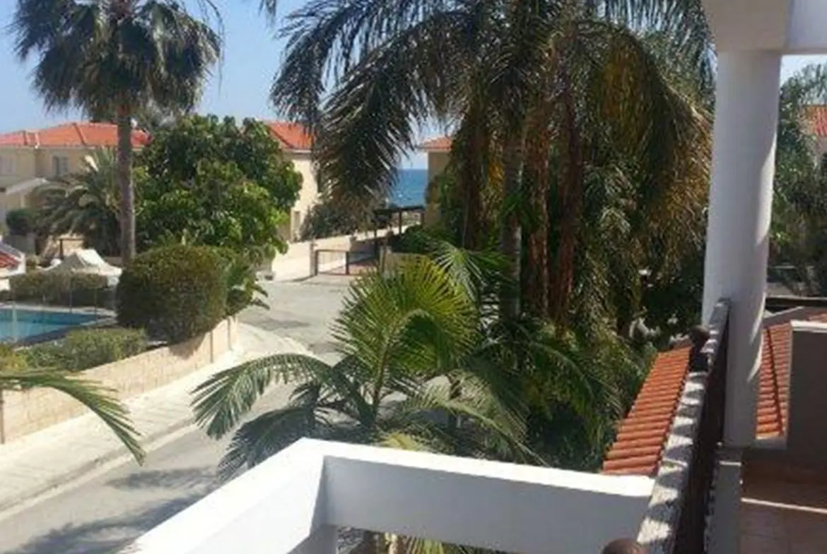 House for sale near the beach in Meneou (16) House for sale near the beach in Meneou