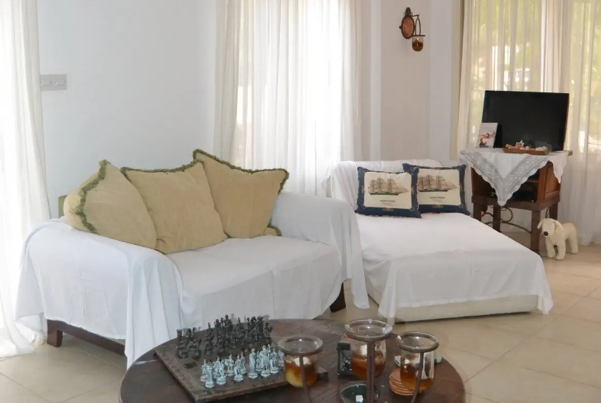 House for sale near the beach in Meneou (6) House for sale near the beach in Meneou