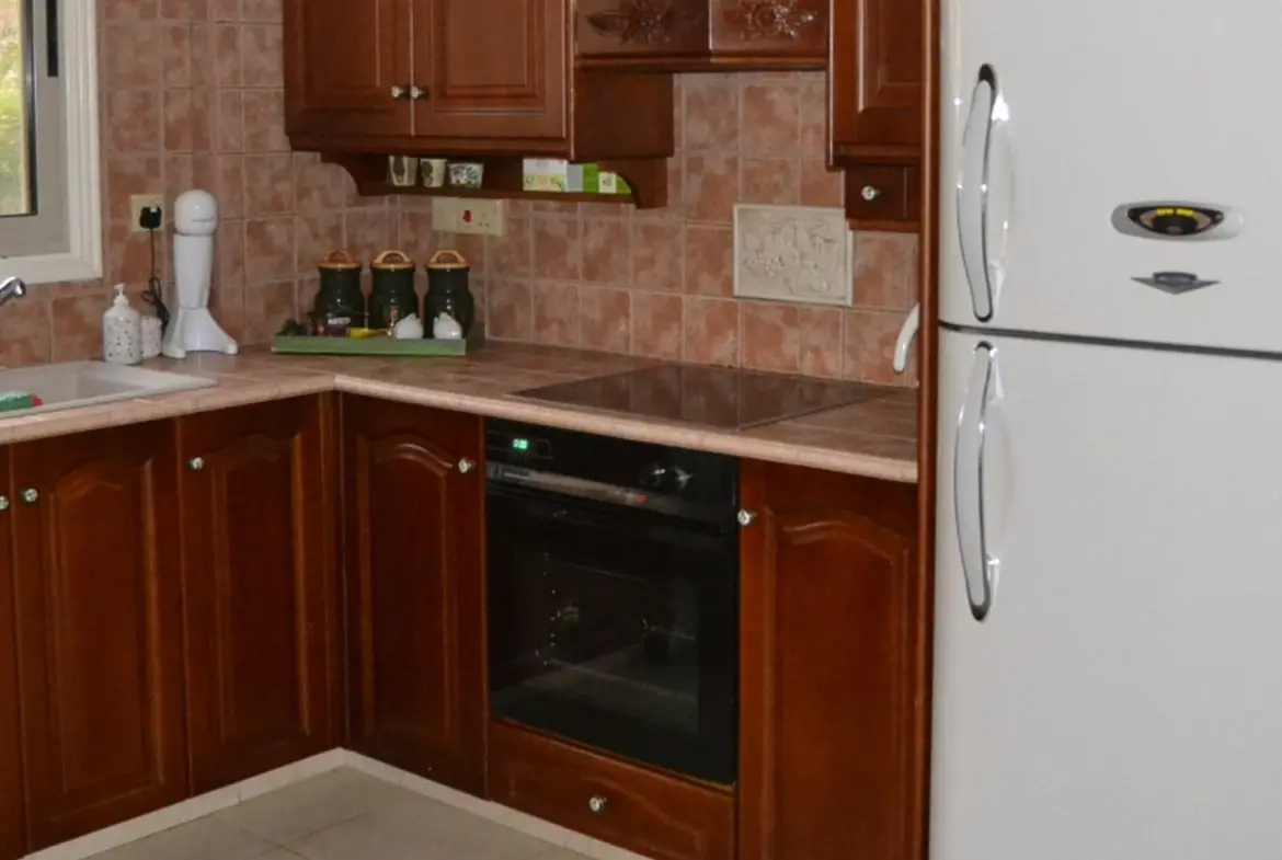 House for sale near the beach in Meneou (7) House for sale near the beach in Meneou