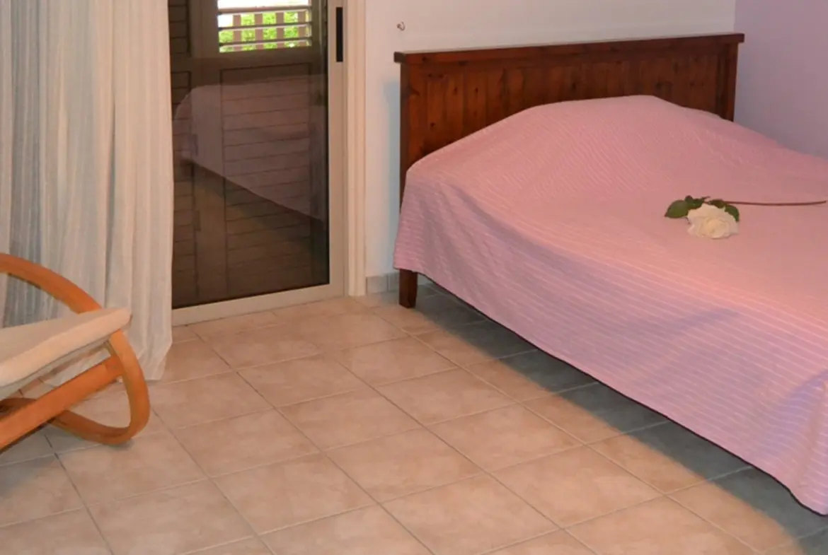 House for sale near the beach in Meneou (9)