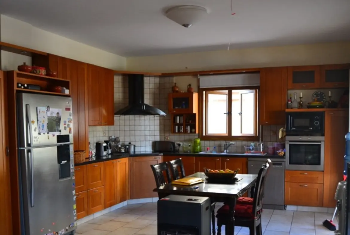 House with pool for sale in Tersefanou (19) House with pool for sale in Tersefanou village in Larnaca