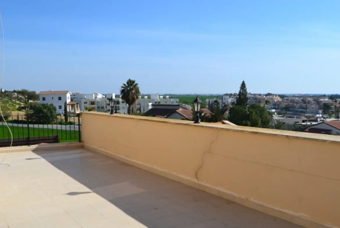 House with pool for sale in Tersefanou (2) House with pool for sale in Tersefanou village in Larnaca