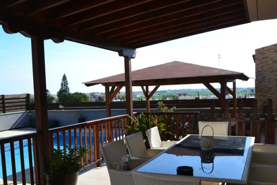 House with pool for sale in Tersefanou (5) House with pool for sale in Tersefanou village in Larnaca