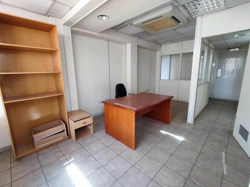 Huge place for sale with 18 offices in a central location in Larnaca (16) Huge place for sale with 18 offices in a central location in Larnaca