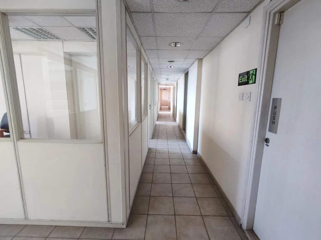 Huge place for sale with 18 offices in a central location in Larnaca (18)