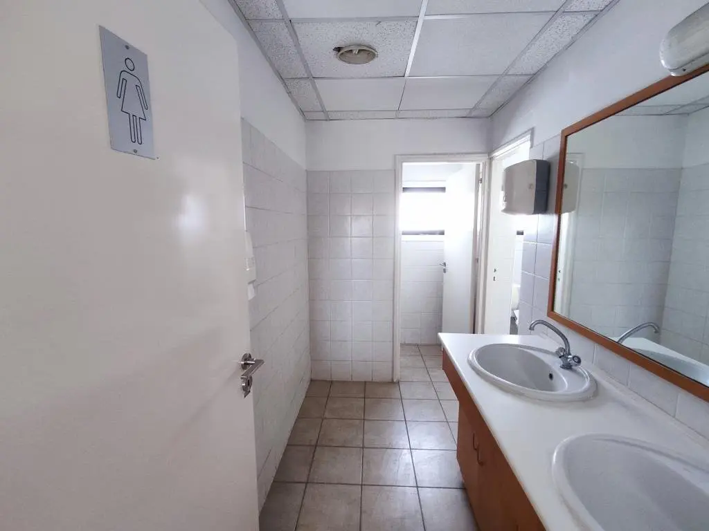 Huge place for sale with 18 offices in a central location in Larnaca (3) Huge place for sale with 18 offices in a central location in Larnaca