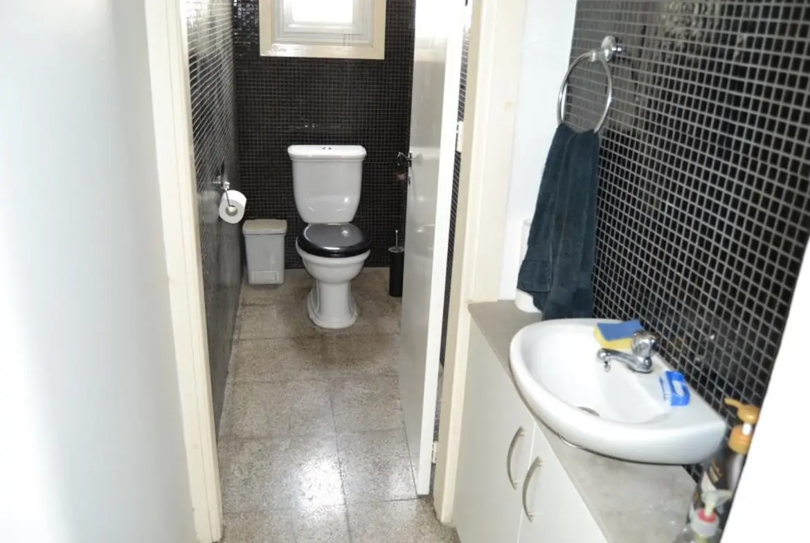 Industrial building for sale in Aradippou (1) Industrial building for sale in Aradippou