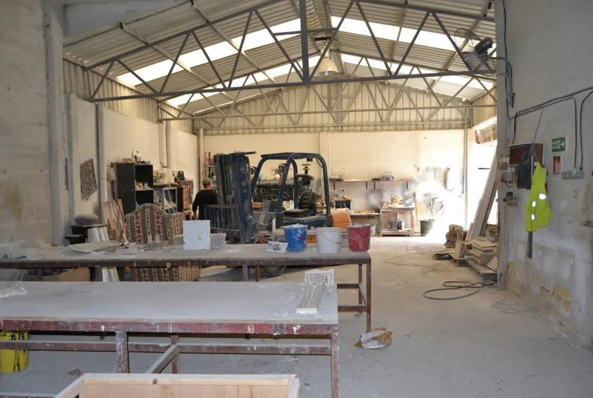 Industrial building for sale in Aradippou (3) Industrial building for sale in Aradippou