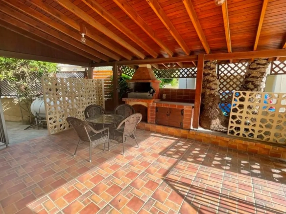 Large 3 bed lower floor house for sale in Larnaca Town centre