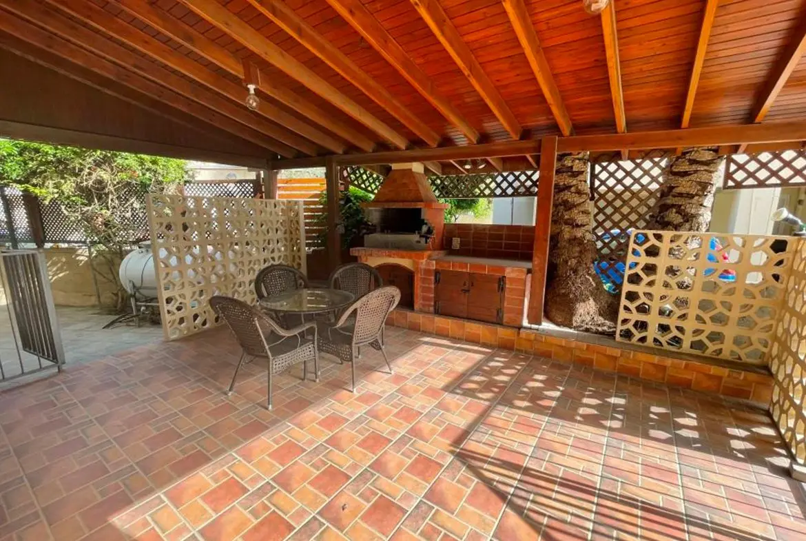 Large 3 bed lower floor house for sale in Larnaca Town centre (10) Large 3 bed lower floor house for sale in Larnaca Town centre