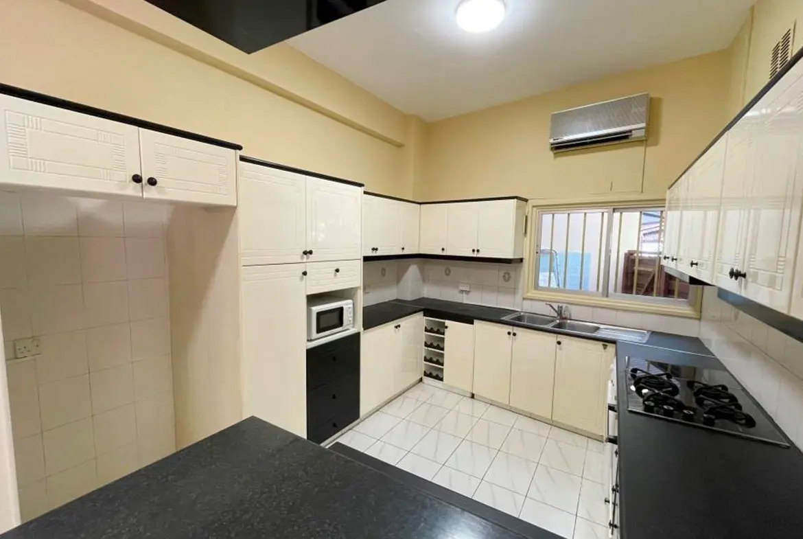 Large 3 bed lower floor house for sale in Larnaca Town centre (18) Large 3 bed lower floor house for sale in Larnaca Town centre