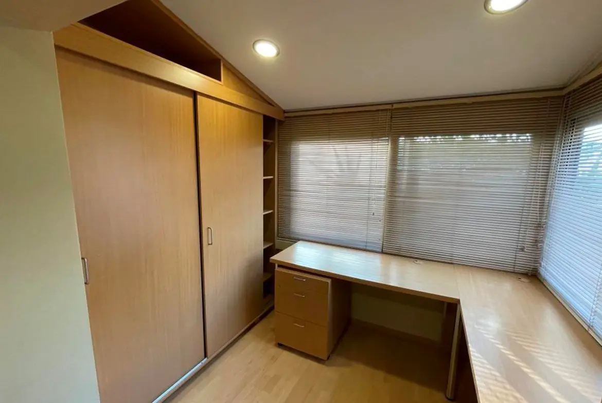 Large 3 bed lower floor house for sale in Larnaca Town centre (7)