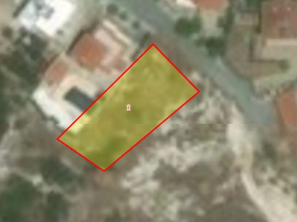 Large building plot for sale in Maroni