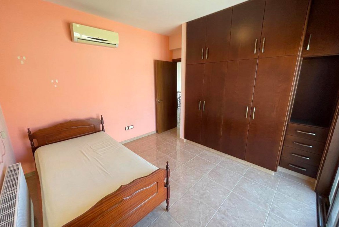 Large corner villa in for sale (12)