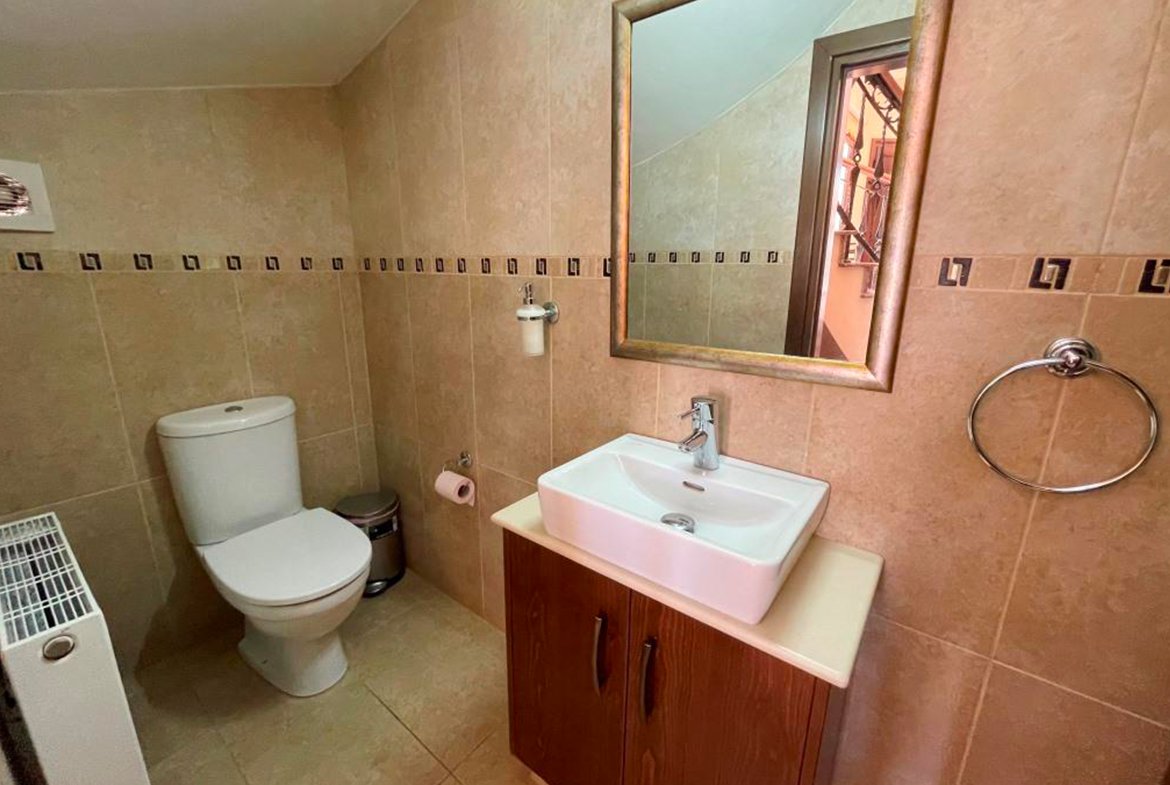 Large corner villa in for sale (18)