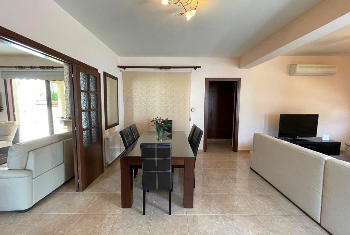 Large corner villa in for sale (19)