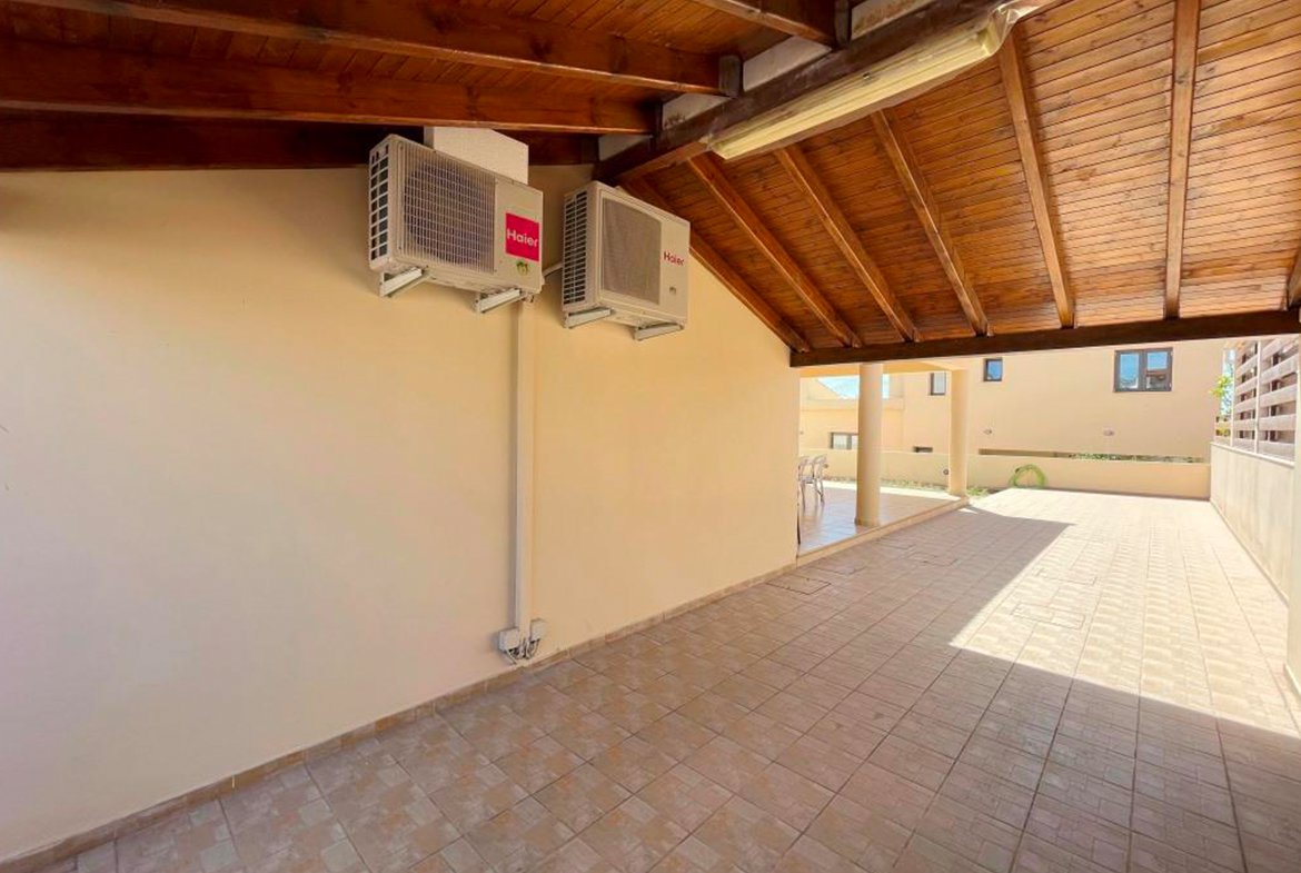 Large corner villa in for sale (30) Large corner 5 bedroom villa for sale in Alethriko