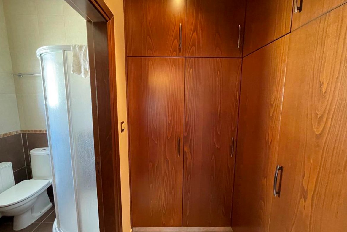 Large corner villa in for sale (5)