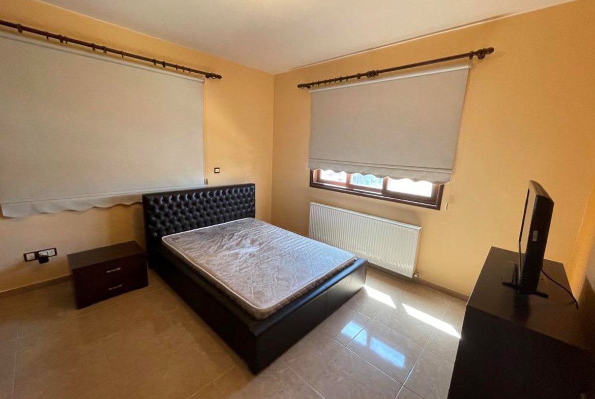 Large corner villa in for sale (6)