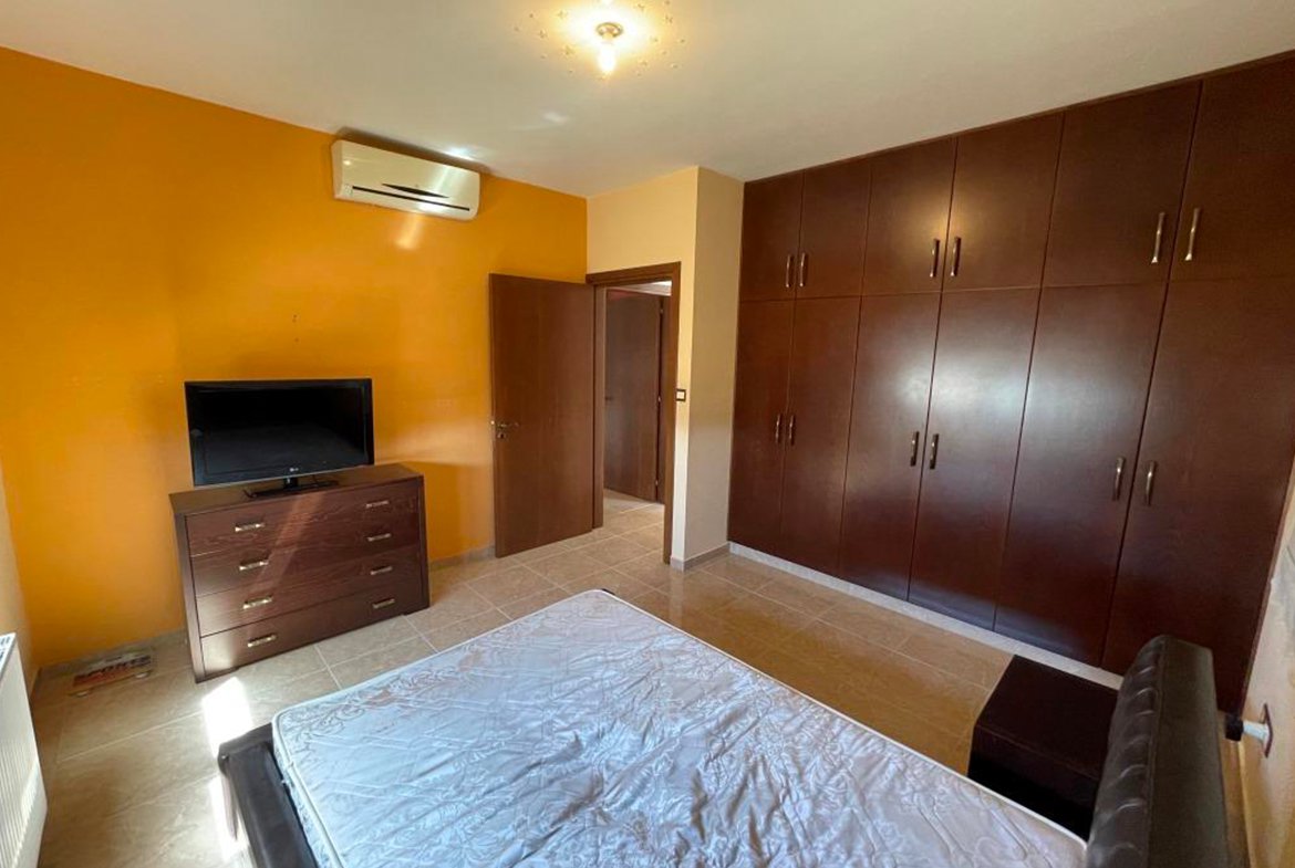 Large corner villa in for sale (7)