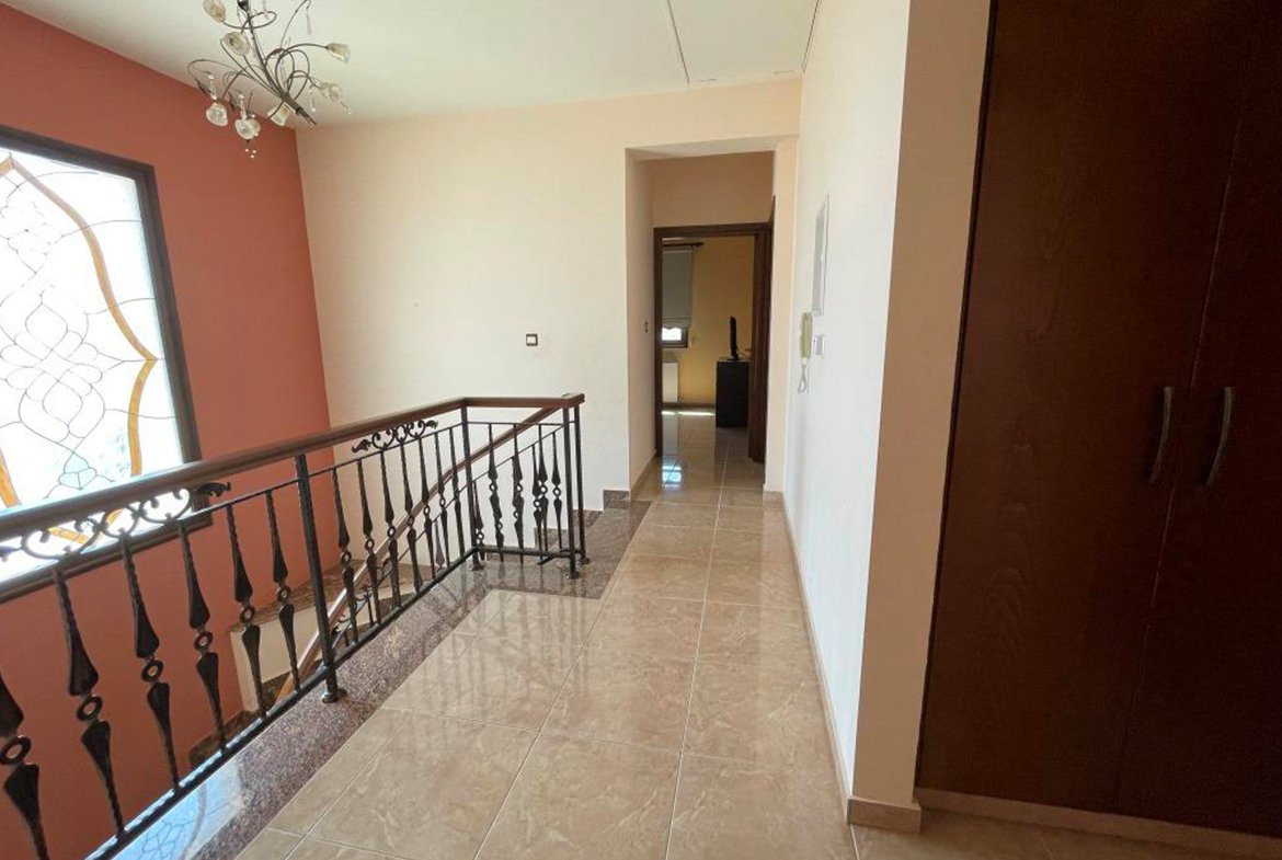 Large corner villa in for sale (9) Large corner 5 bedroom villa for sale in Alethriko