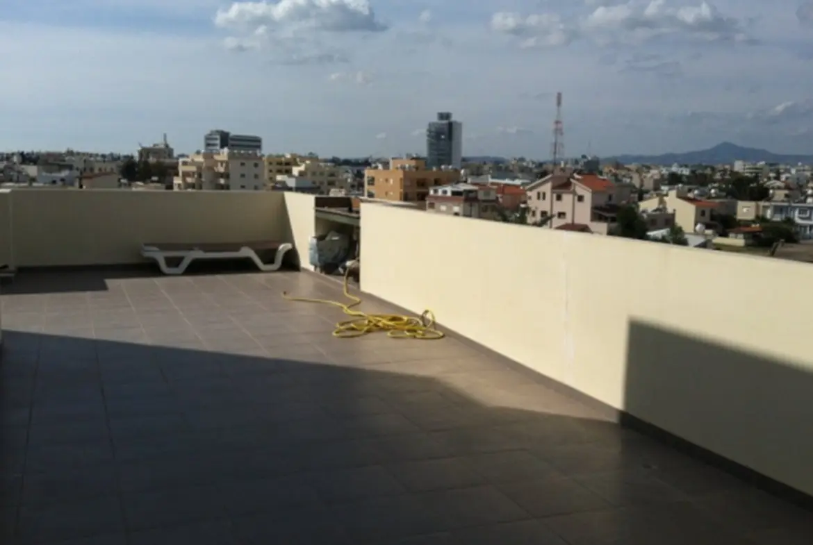 Large three bed apartment for sale in Larnaca (5) Large three bed apartment for sale in Larnaca