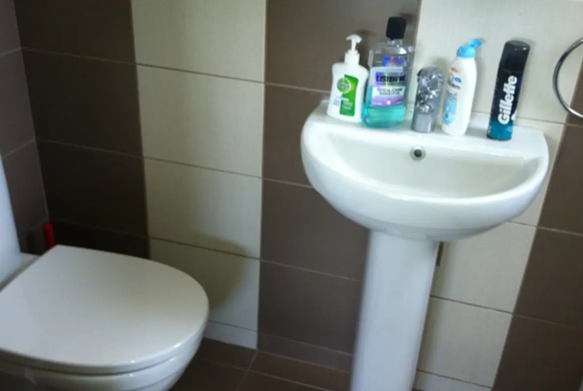 Large three bed apartment for sale in Larnaca (7)