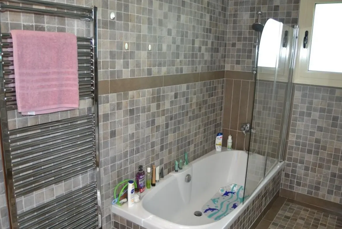 Luxury 4 bed villa on the beach with amazing sea views in Pervolia (1) Luxury 4 bed villa on the beach with amazing sea views in Pervolia