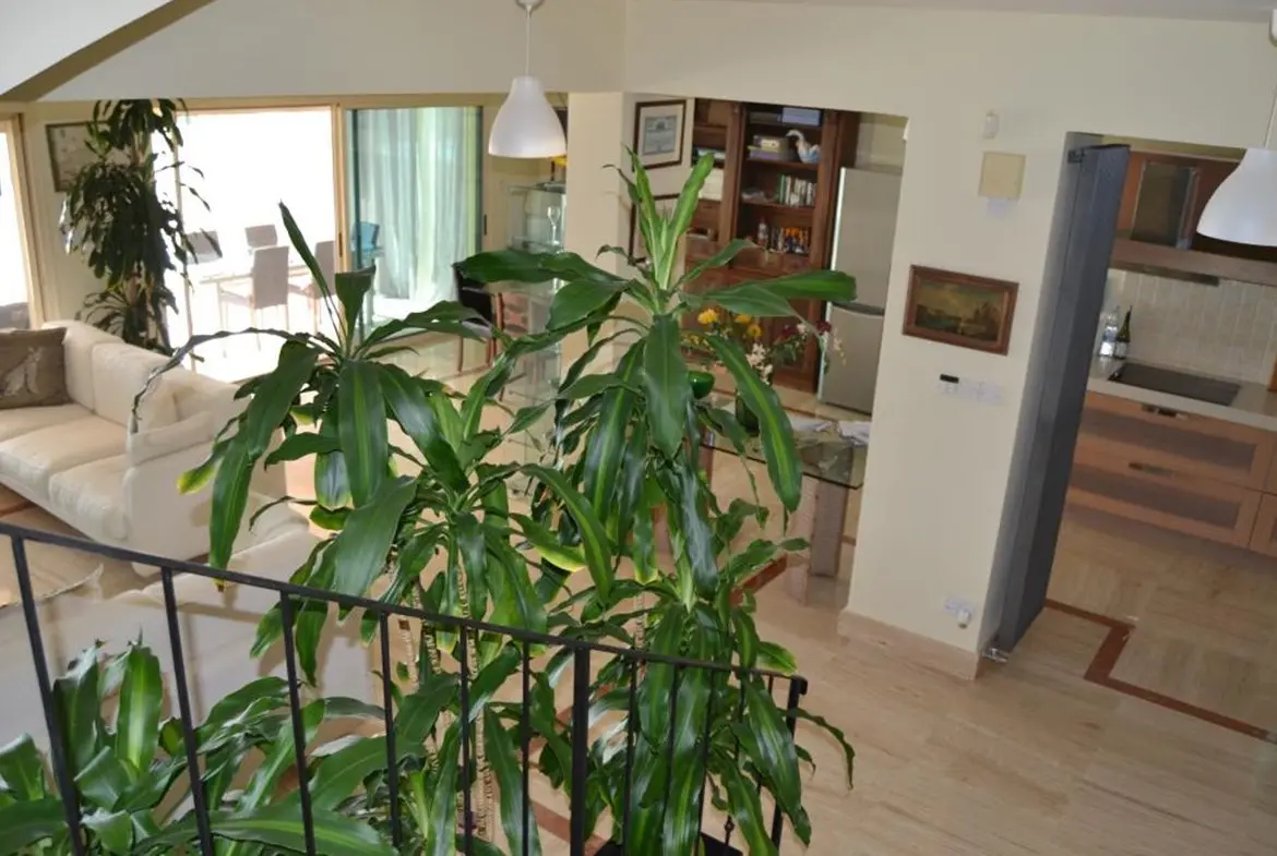 Luxury 4 bed villa on the beach with amazing sea views in Pervolia (14) Luxury 4 bed villa on the beach with amazing sea views in Pervolia