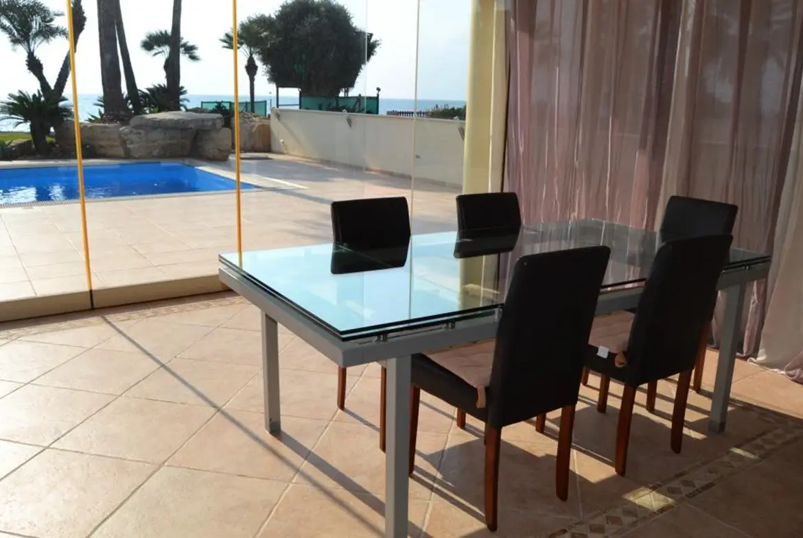 Luxury 4 bed villa on the beach with amazing sea views in Pervolia (15) Luxury 4 bed villa on the beach with amazing sea views in Pervolia