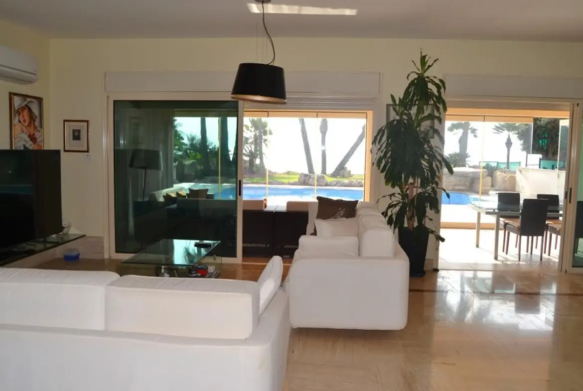 Luxury 4 bed villa on the beach with amazing sea views in Pervolia (29) Luxury 4 bed villa on the beach with amazing sea views in Pervolia